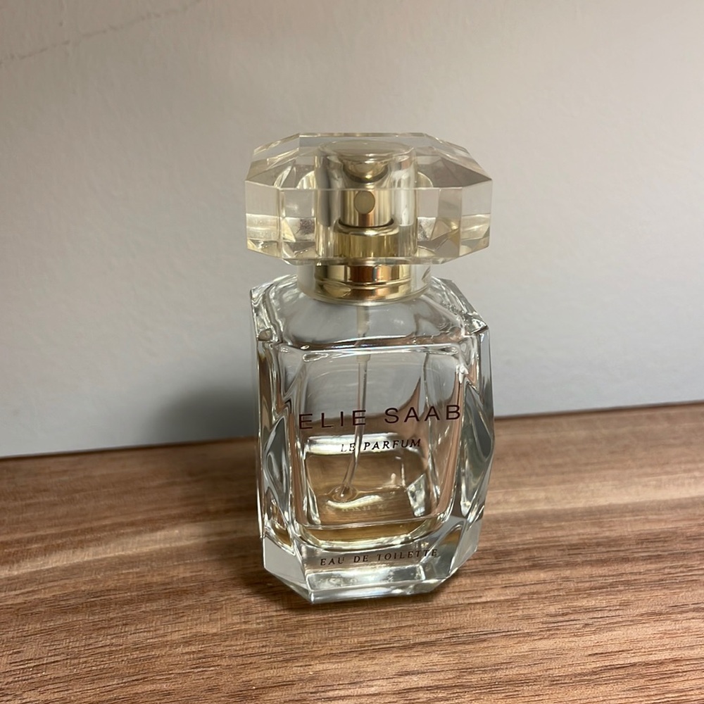 Ellie Saab le parfume